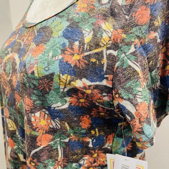 LuLaRoe Women’s  Classic T Shirt Muted Orange & Green  Pattern Medium (A0128) - Picture 3 of 6